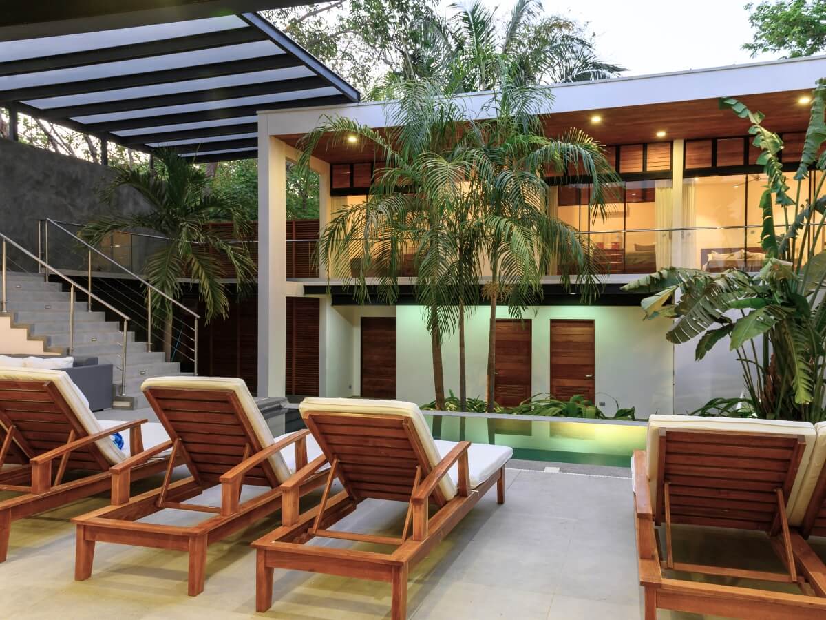 Get Cleaning Services in Miami Beach, Fl | Bright Cleanup Management luxury home in Miami cleaned by bright cleanup for airbnb guests