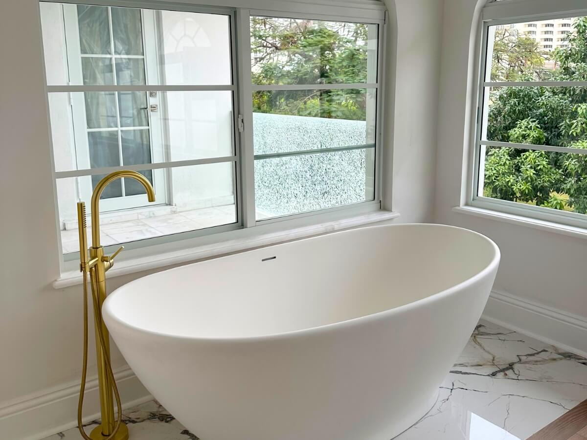 Get Cleaning Services in Coconut Grove | Bright Cleanup Management Cleaned and fresh bathroom by Bright Cleanup in a Downhome