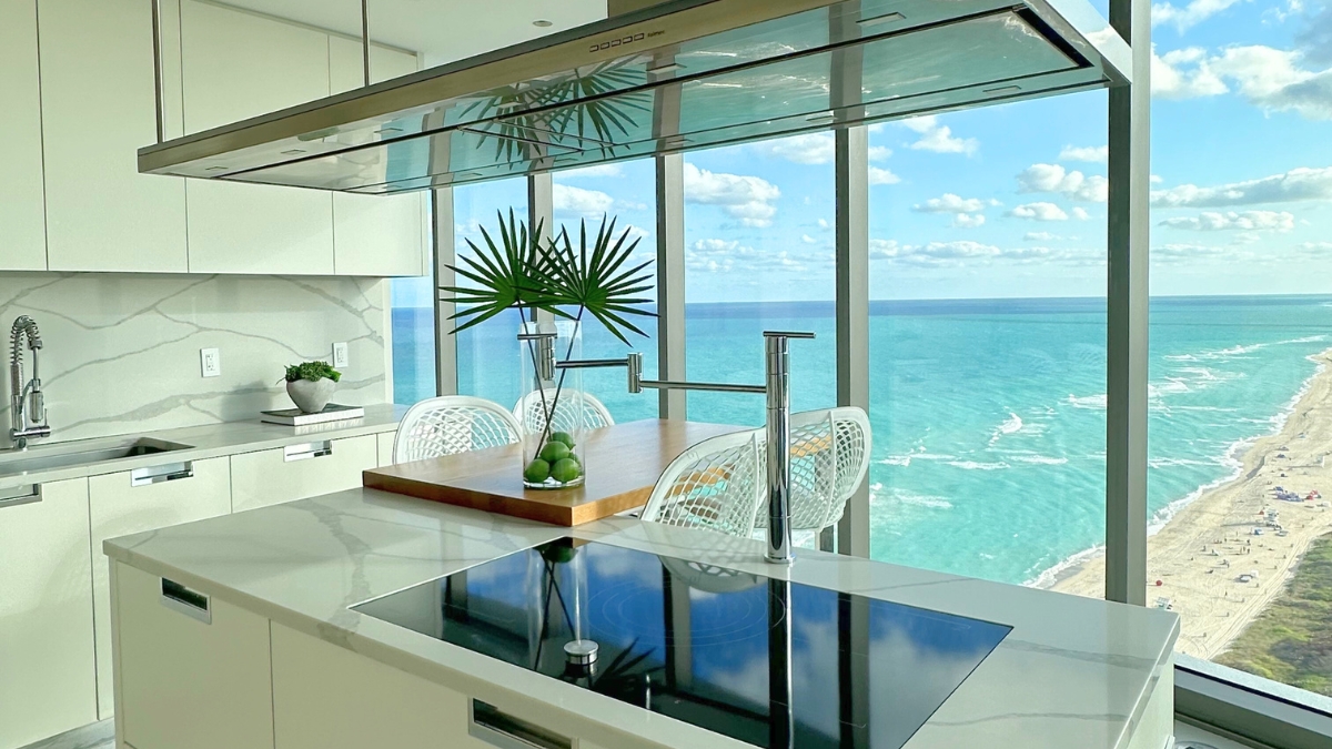 Get Cleaning Services in Miami Beach, Fl | Bright Cleanup Management Luxurious condo cleaned by Bright Cleanup located on Miami Beach