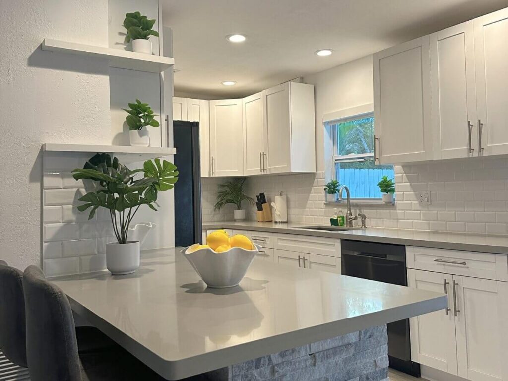 Get Cleaning Services in Downtown Miami, Fl | Bright Cleanup Management thoroughly cleaned kitchen in downtown miami by bright cleanup