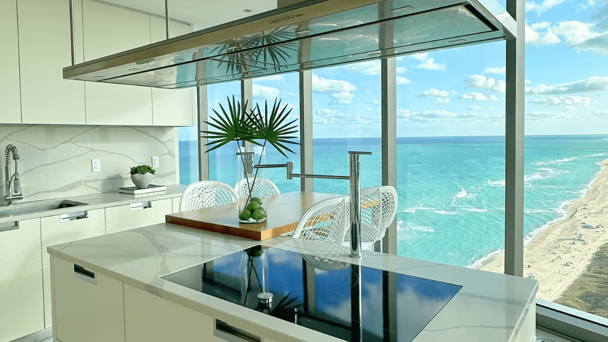 Get Cleaning Services in Pinecrest, FL | Bright Cleanup Management residential cleaning pinecrest